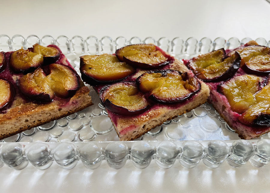 KETO Zwetschgendatschi mit Hefeteigboden