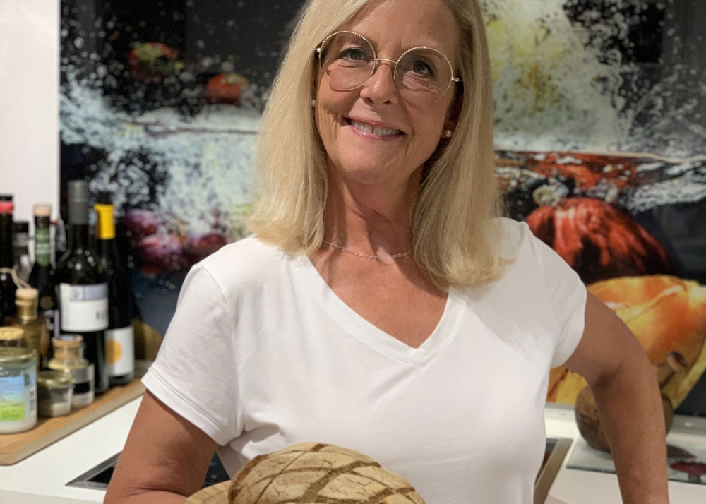 Manu ist deine Keto Ernährungsberaterin und sorgt für leckere Backrezepte die zuckerfrei und ketogen sind.