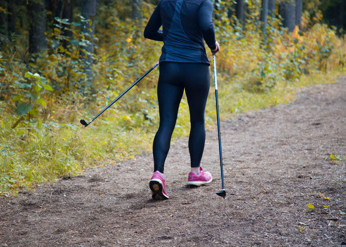 Nordic Walking – zügiges Gehen mit Stöcken